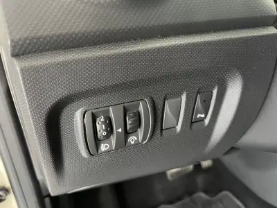 Renault Captur 2013 - 13800 EUR, 117690 km - 117690km - foto 20 de 22