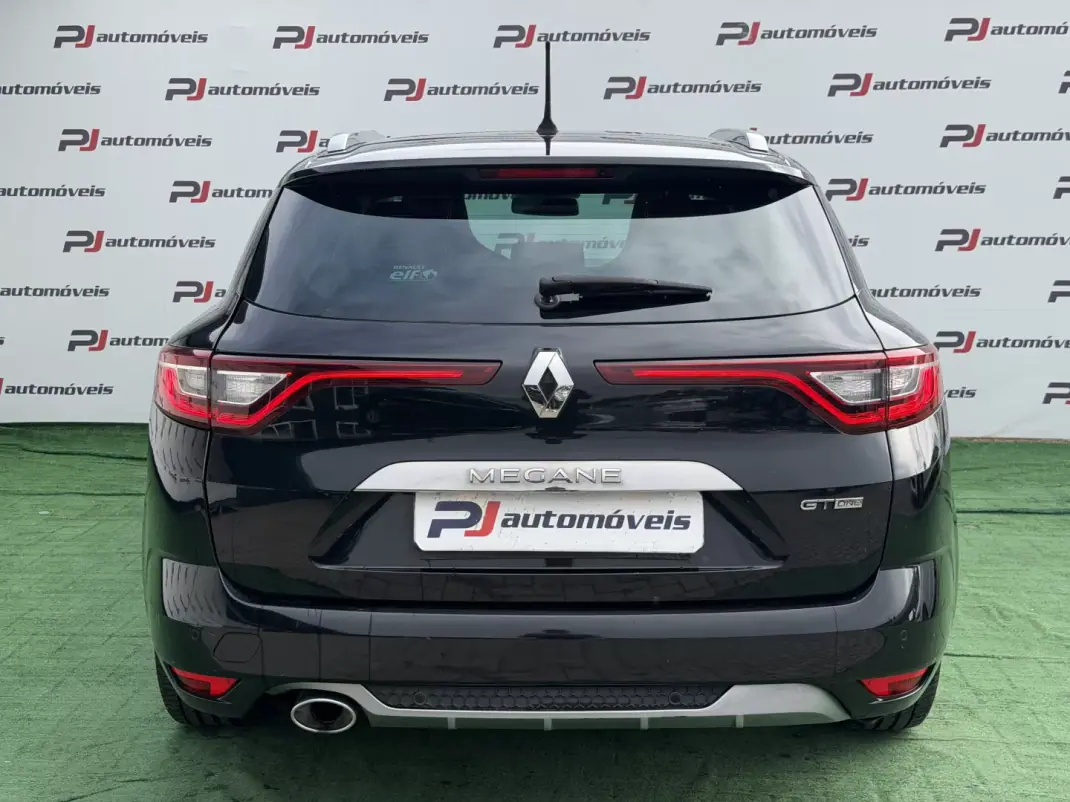 Renault Mégane 2019 - 15990 EUR, 122827 km - AUTO.MOTO.pt - 122827km - foto 8 de 21