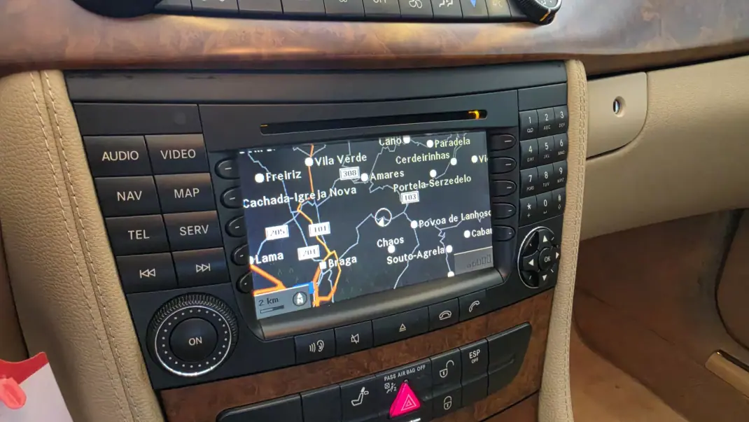 Mercedes-Benz CLS 320 2008 - 12900 EUR, 314479 km - 314479km - foto 49 de 60