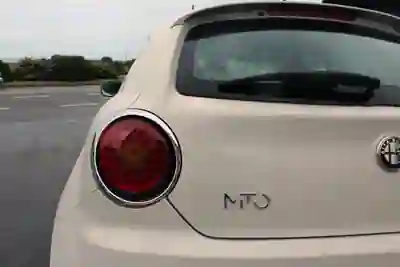 Alfa Romeo MiTo 2012 - 6700 EUR, 119200 km - AUTO.MOTO.pt - 119200km - foto 14 de 30