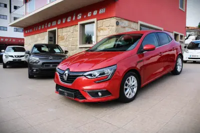 Renault Mégane 2017 - 11990 EUR, 106500 km - AUTO.MOTO.pt - 106500km - foto 1 de 19