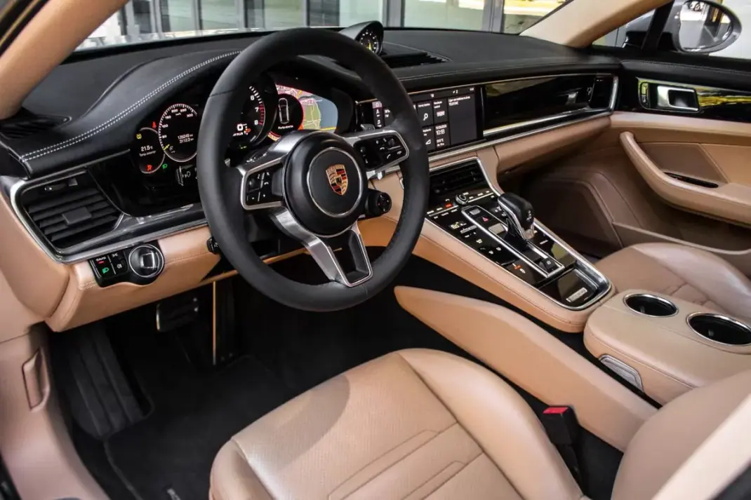 Porsche Panamera 2020 - 79990 EUR, 128249 km - 128249km - foto 28 de 48