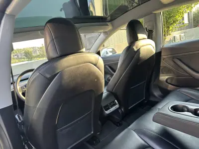 Tesla Model 3 2019 - 24900 EUR, 170000 km - 170000km - foto 30 de 49
