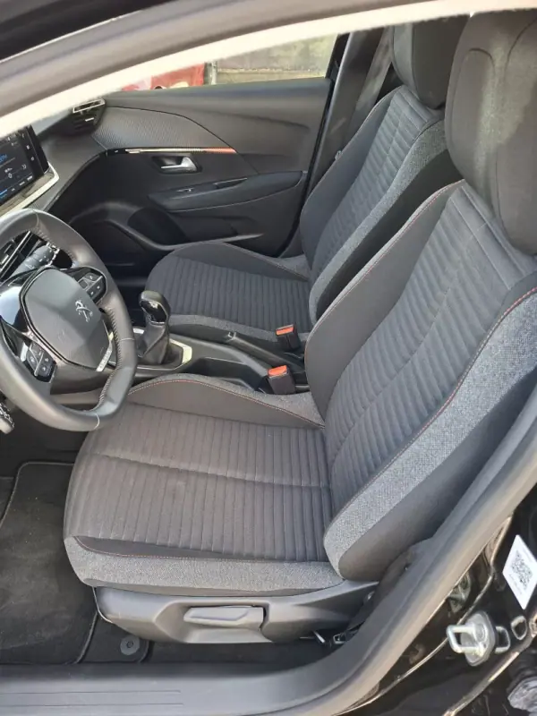 Peugeot 208 2022 - 13850 EUR, 75000 km - AUTO.MOTO.pt - 75000km - foto 14 de 28