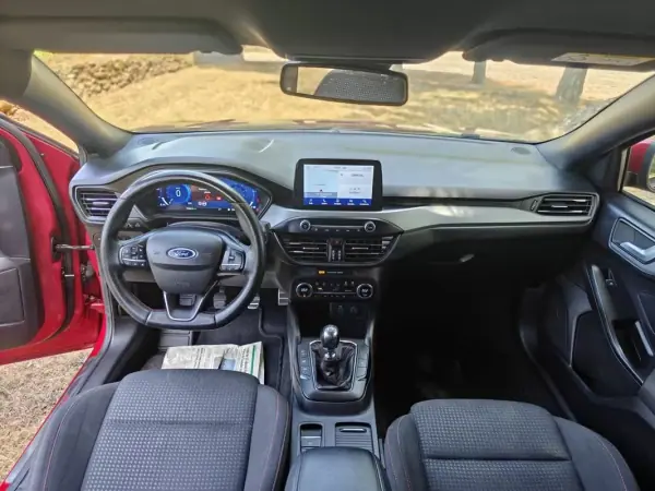 Ford Focus 2023 - 17750 EUR, 76000 km - AUTO.MOTO.pt - 76000km - foto 14 de 39