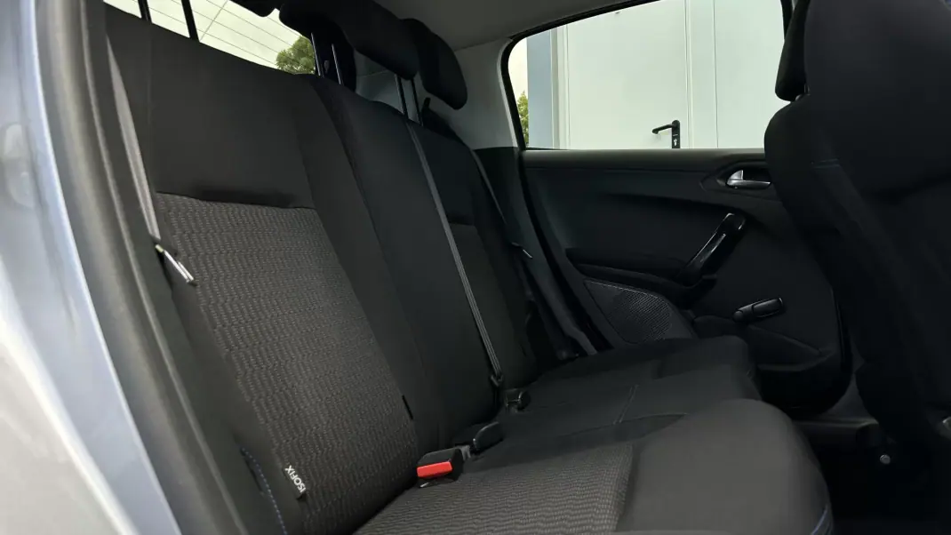 Peugeot 208 2019 - 8990 EUR, 107500 km - 107500km - foto 17 de 31