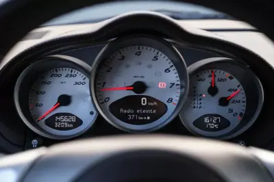 Porsche Cayman 2007 - 43000 EUR, 145000 km - AUTO.MOTO.pt - 145000km - foto 19 de 43