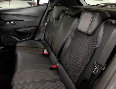 Peugeot 2008 2020 - 15990 EUR, 67000 km - AUTO.MOTO.pt - 67000km - foto 32 de 61