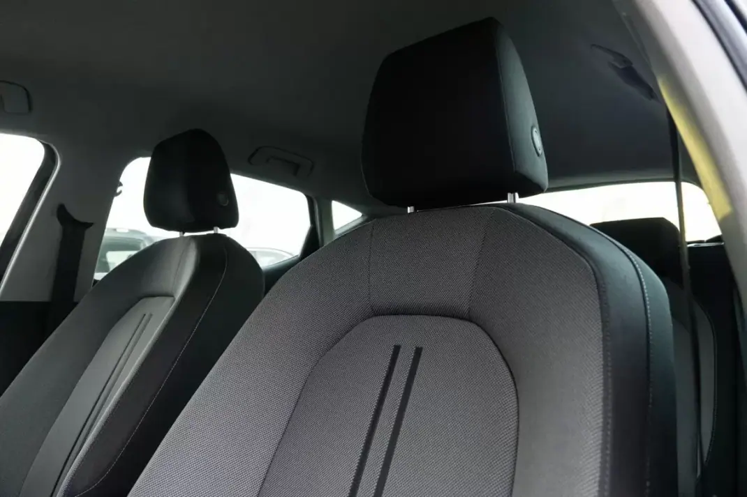 SEAT Leon 2021 - 15999 EUR, 127100 km - AUTO.MOTO.pt - 127100km - foto 11 de 24