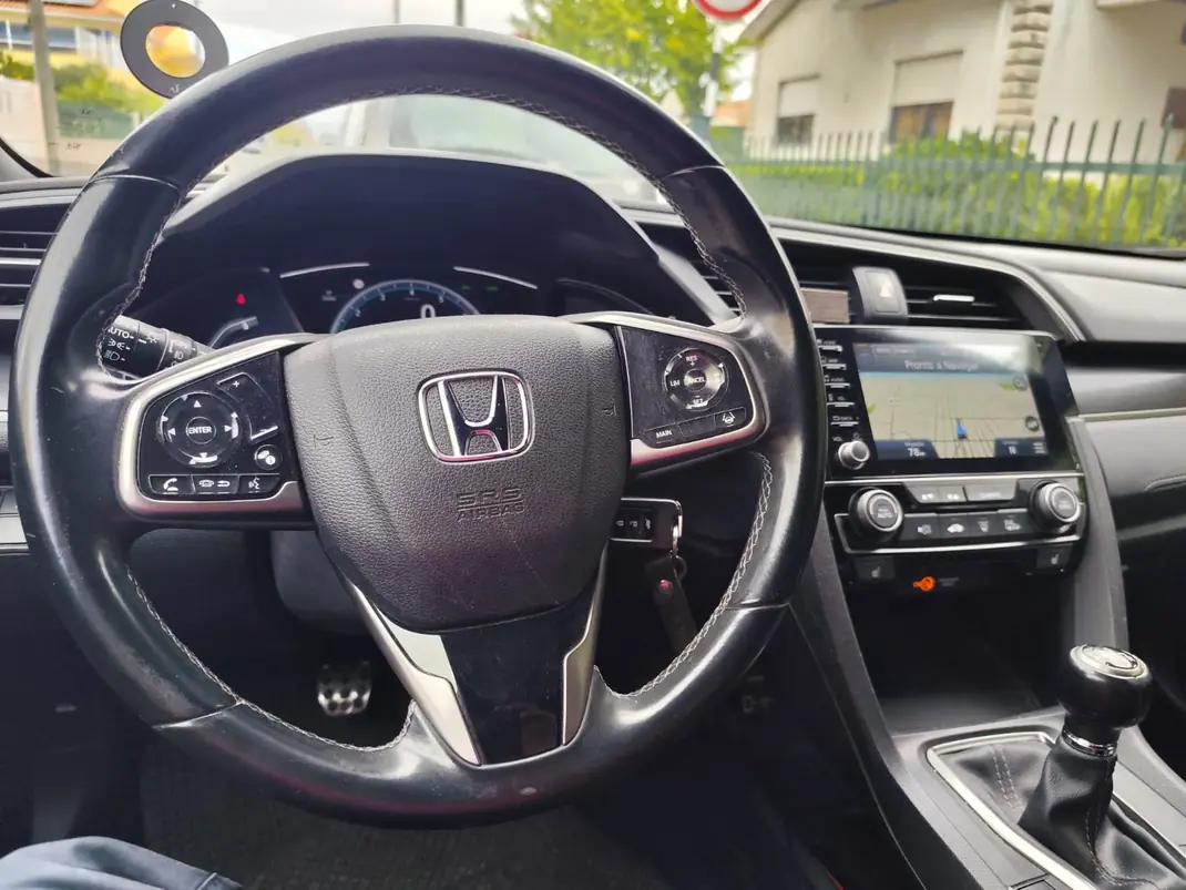 Honda Civic 2022 - 18000 EUR, 58000 km - AUTO.MOTO.pt - 58000km - foto 1 de 2