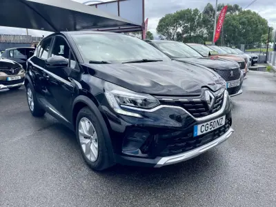Renault Captur 2020 - 15750 EUR, 92616 km - AUTO.MOTO.pt - 92616km - foto 3 de 27