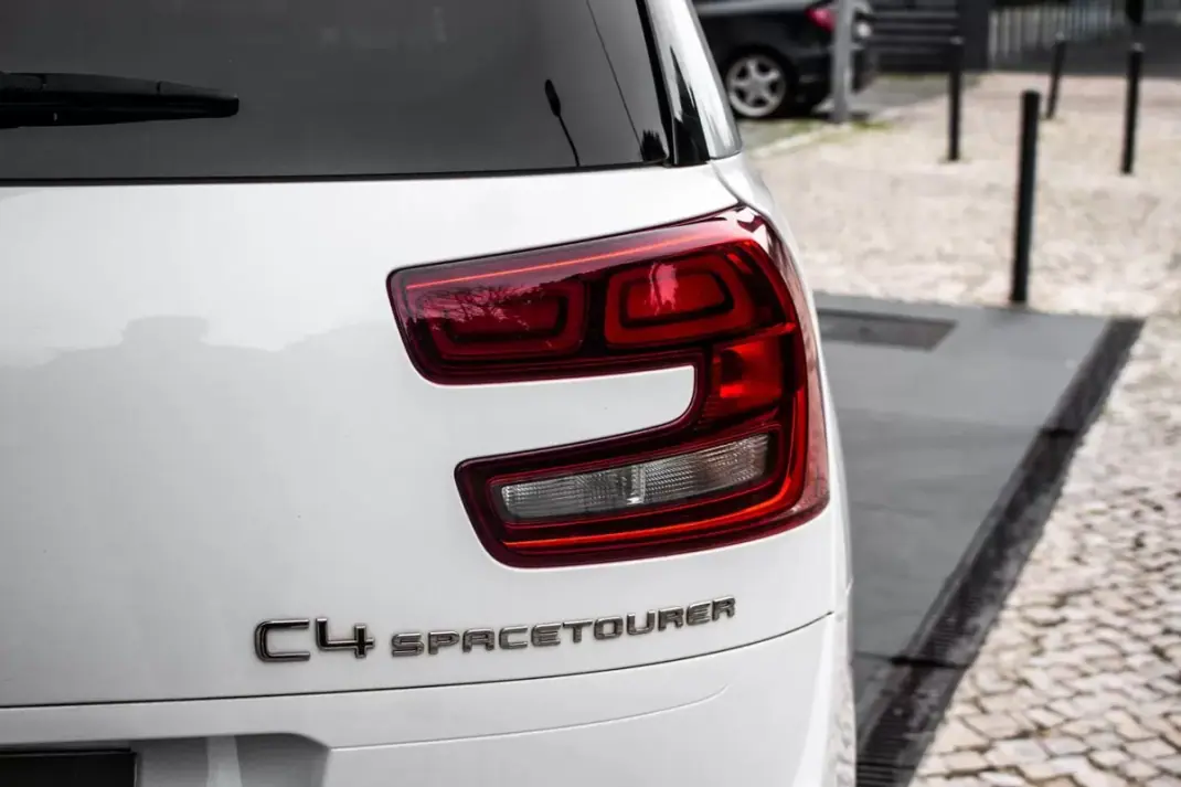 Citroën Grand C4 Spacetourer 2019 - 10750 EUR, 230819 km - AUTO.MOTO.pt - 230819km - foto 11 de 38