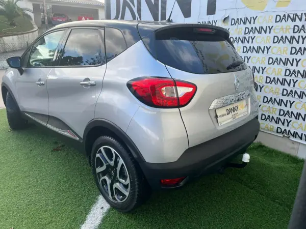 Renault Captur 2016 - 12490 EUR, 139000 km - AUTO.MOTO.pt - 139000km - foto 10 de 10