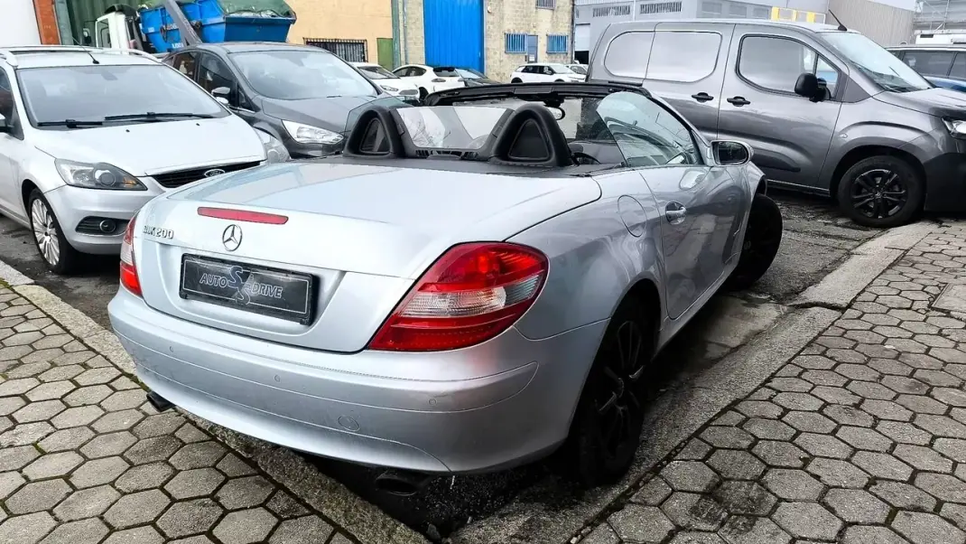 Mercedes-Benz SLK 200 2006 - 13900 EUR, 173000 km - AUTO.MOTO.pt - 173000km - foto 11 de 18