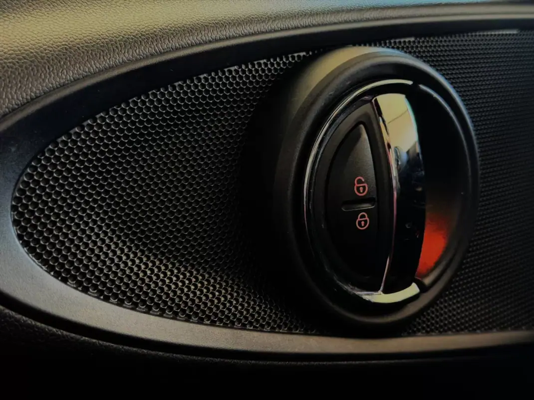 MINI Clubman 2019 - 18500 EUR, 43000 km - 43000km - foto 20 de 35