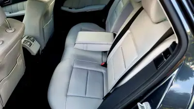 Mercedes-Benz E 220 2010 - 17450 EUR, 226000 km - AUTO.MOTO.pt - 226000km - foto 15 de 24