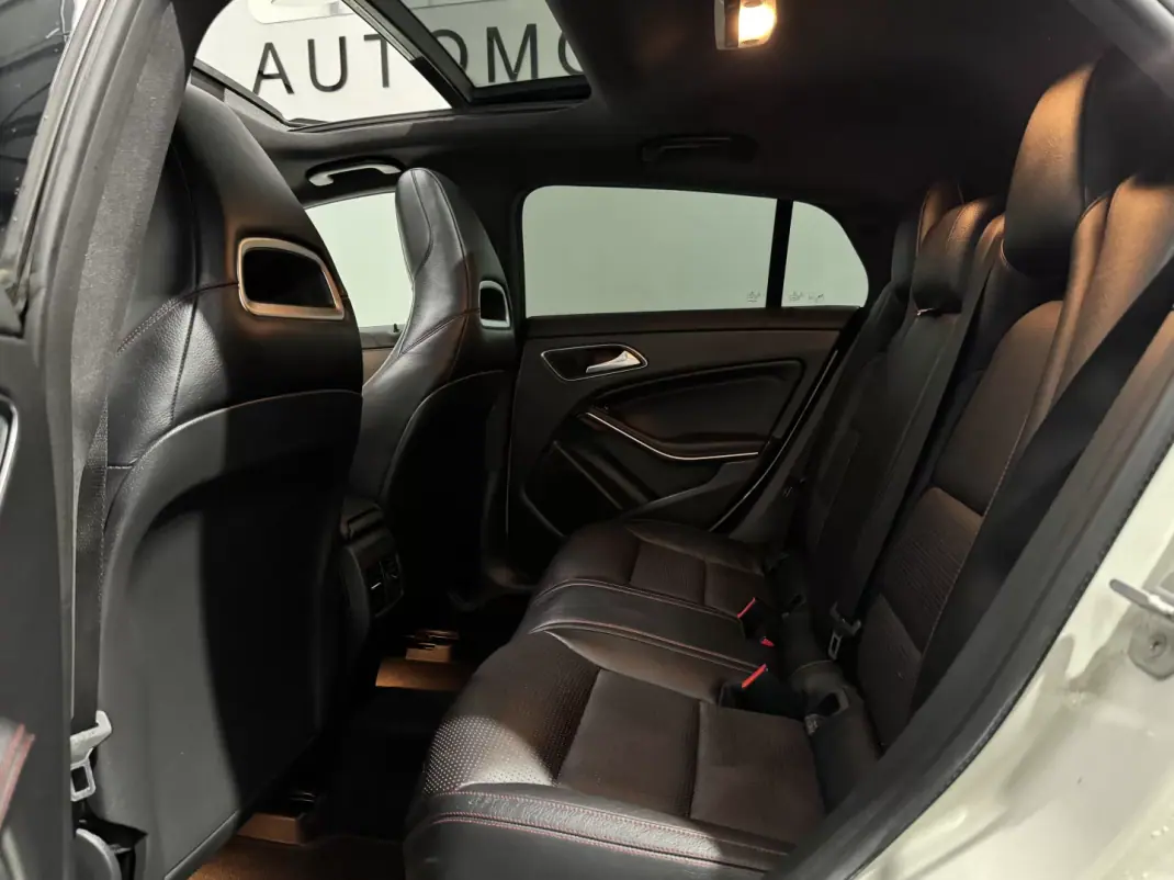 Mercedes-Benz CLA 220 2015 - 20990 EUR, 164000 km - AUTO.MOTO.pt - 164000km - foto 20 de 23