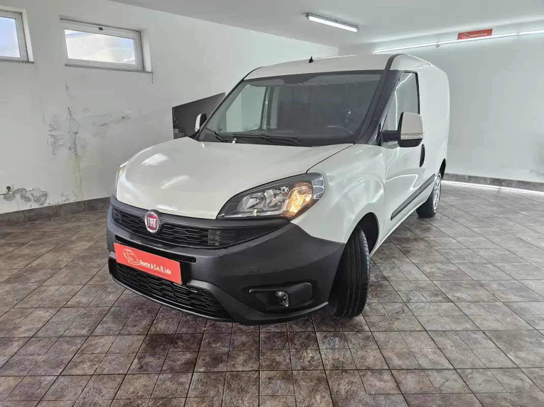 Fiat DOBLO CARGO 1.3 MULTIJET EASY 2018 - 10250 EUR, 177400 km - AUTO.MOTO.pt - 177400km - foto 6 de 26