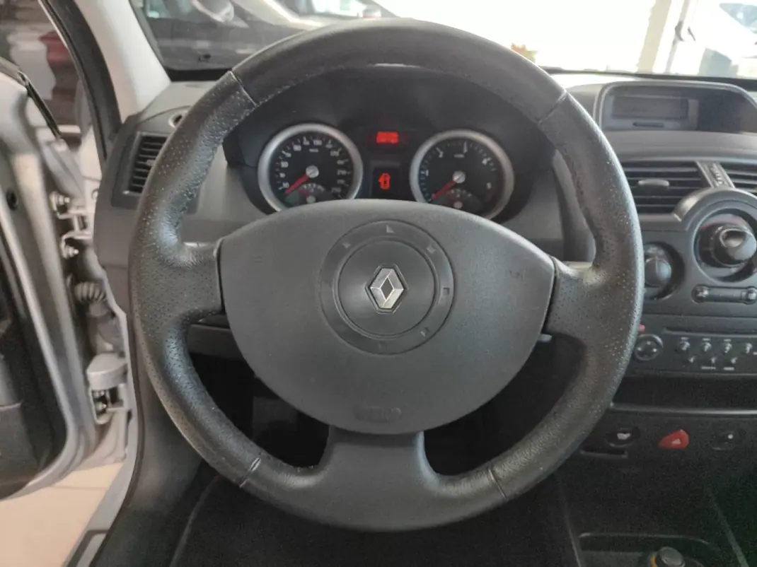 Renault Mégane 2005 - 2950 EUR, 278000 km - 278000km - foto 24 de 32