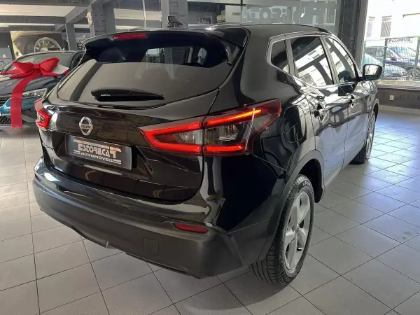 Nissan Qashqai 2019 - 19900 EUR, 113385 km - AUTO.MOTO.pt - 113385km - foto 4 de 22
