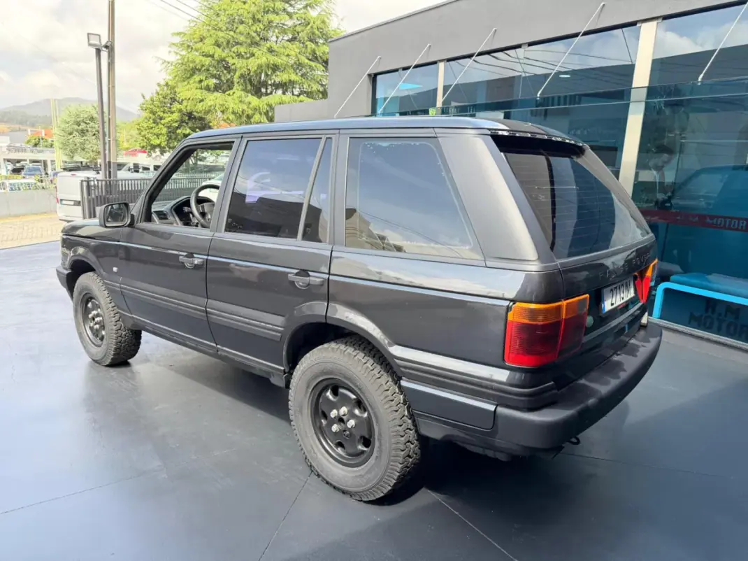 Land Rover Range Rover 1997 - 8900 EUR, 283000 km - AUTO.MOTO.pt - 283000km - foto 5 de 12