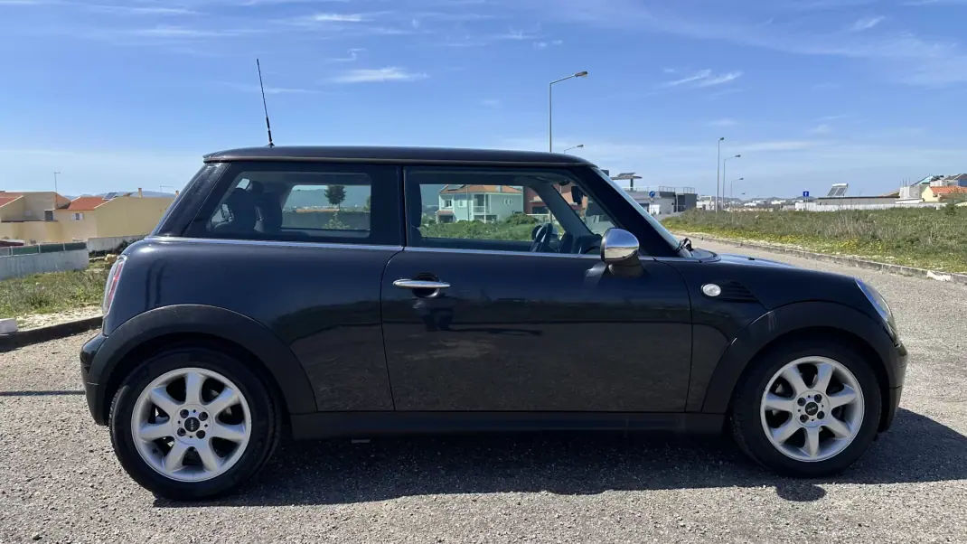 MINI One 2008 - 5950 EUR, 160000 km - AUTO.MOTO.pt - 160000km - foto 5 de 13