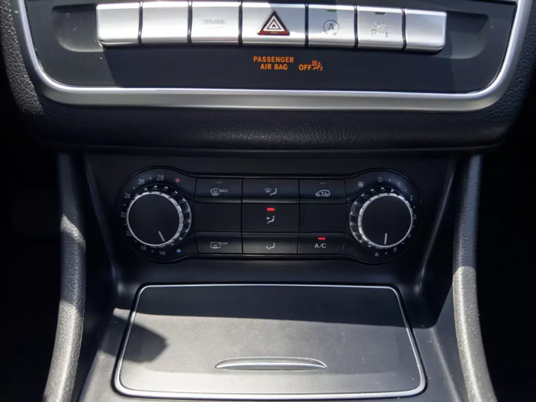 Mercedes-Benz CLA 180 2017 - 17500 EUR, 206000 km - 206000km - foto 37 de 51
