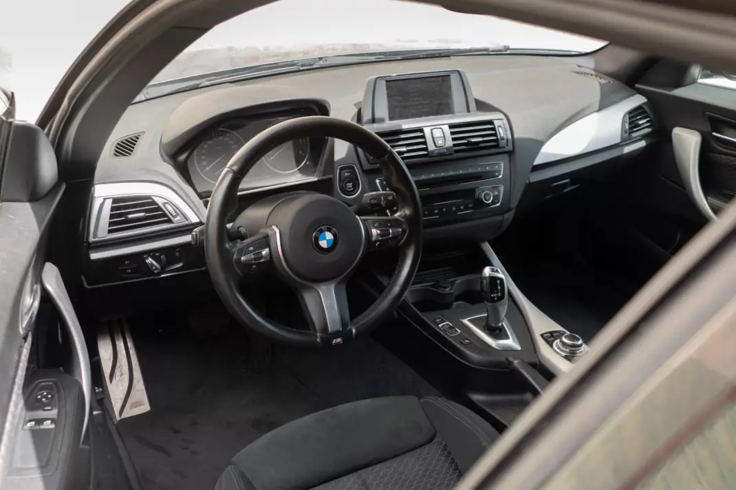 BMW 120 2014 - 18990 EUR, 140000 km - 140000km - foto 17 de 30