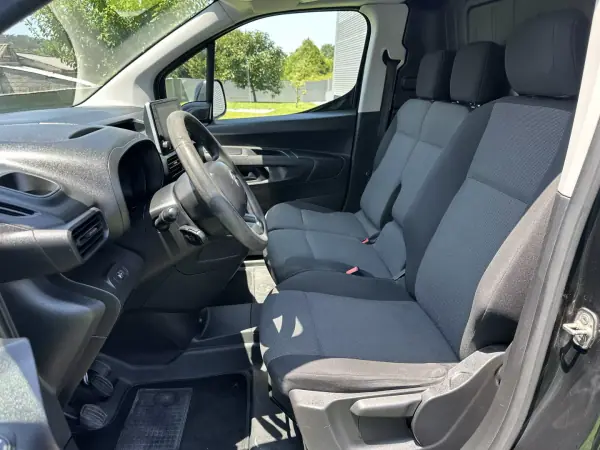 Citroën Berlingo 1.5 Hdi 2020 - 12900 EUR, 120000 km - AUTO.MOTO.pt - 120000km - foto 25 de 53