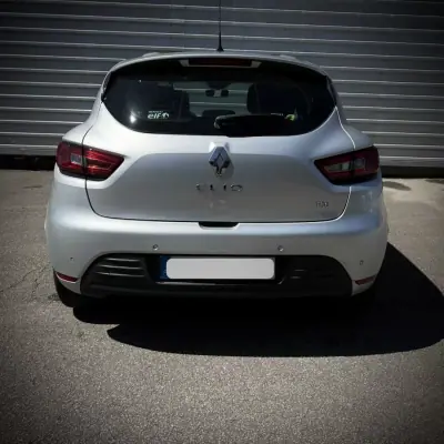 Renault Clio 2017 - 9900 EUR, 145000 km - AUTO.MOTO.pt - 145000km - foto 10 de 12