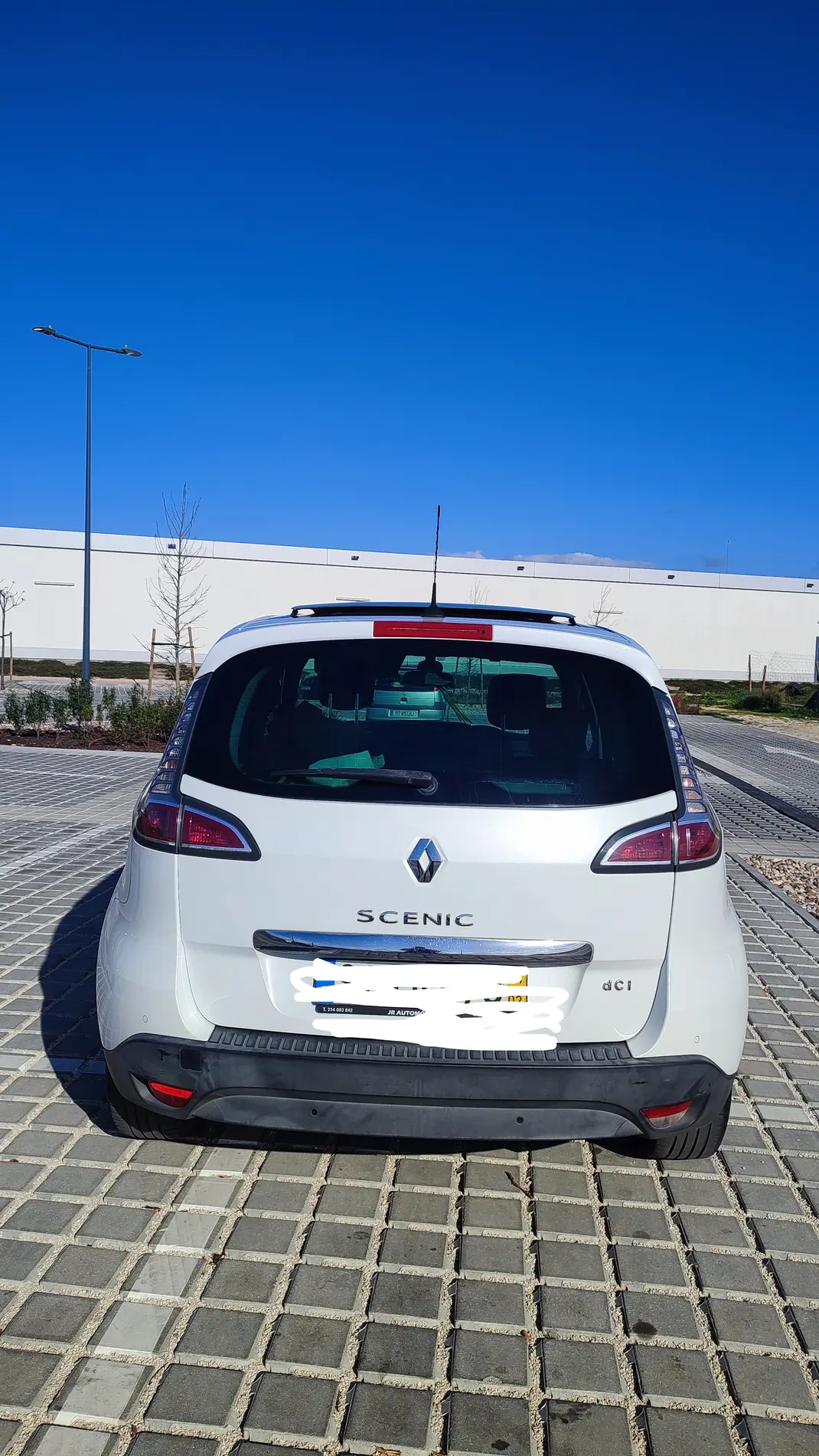 Renault Scénic 2014 - 8700 EUR, 210000 km - AUTO.MOTO.pt - 210000km - foto 8 de 18