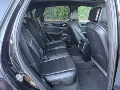 Porsche Cayenne 2018 - 53499 EUR, 142519 km - 142519km - foto 21 de 44