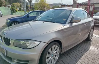 BMW 120 2009 - 11900 EUR, 197000 km - AUTO.MOTO.pt - 197000km - foto 4 de 17