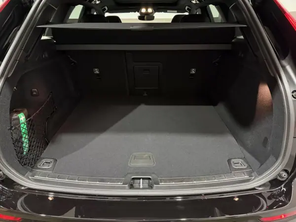 Volvo XC 60 2024 - 56900 EUR, 11000 km - AUTO.MOTO.pt - 11000km - foto 36 de 40