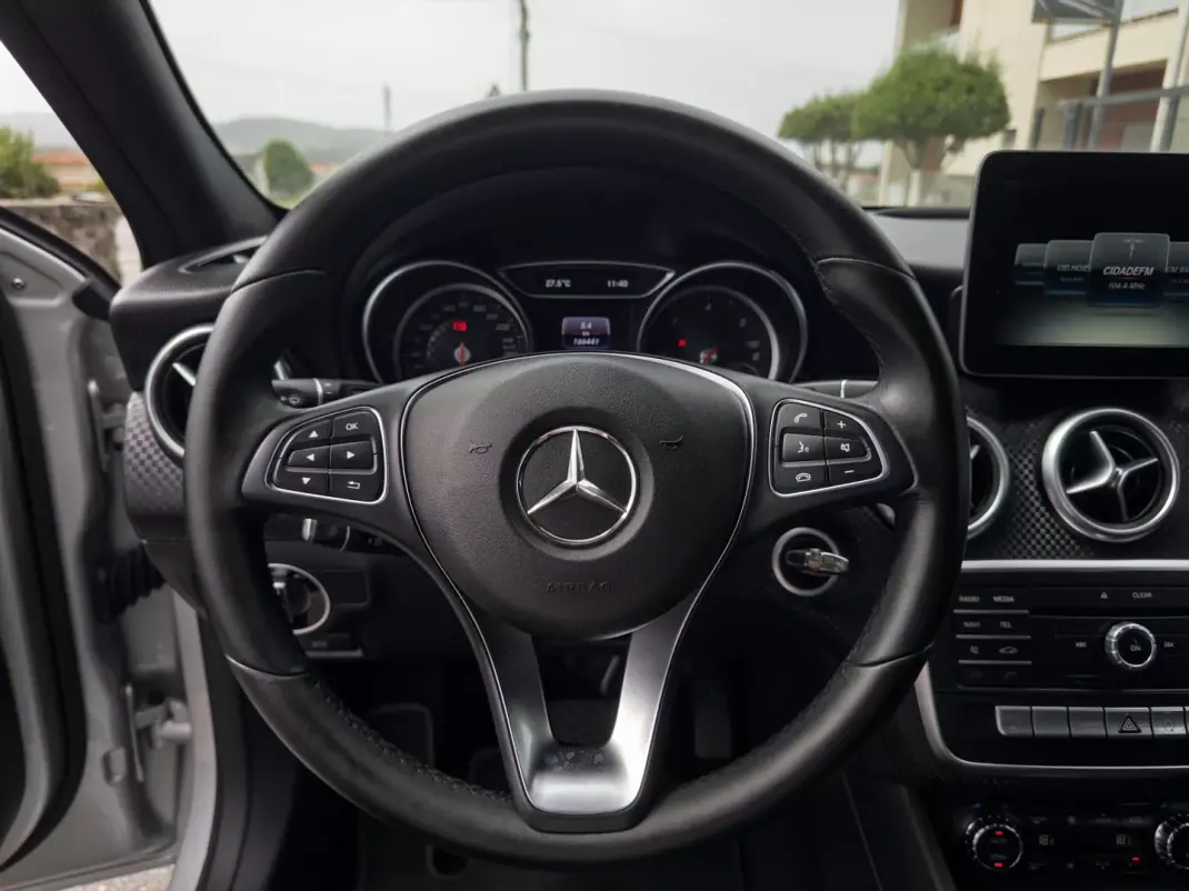 Mercedes-Benz A 180 2017 - 16990 EUR, 166000 km - AUTO.MOTO.pt - 166000km - foto 14 de 36