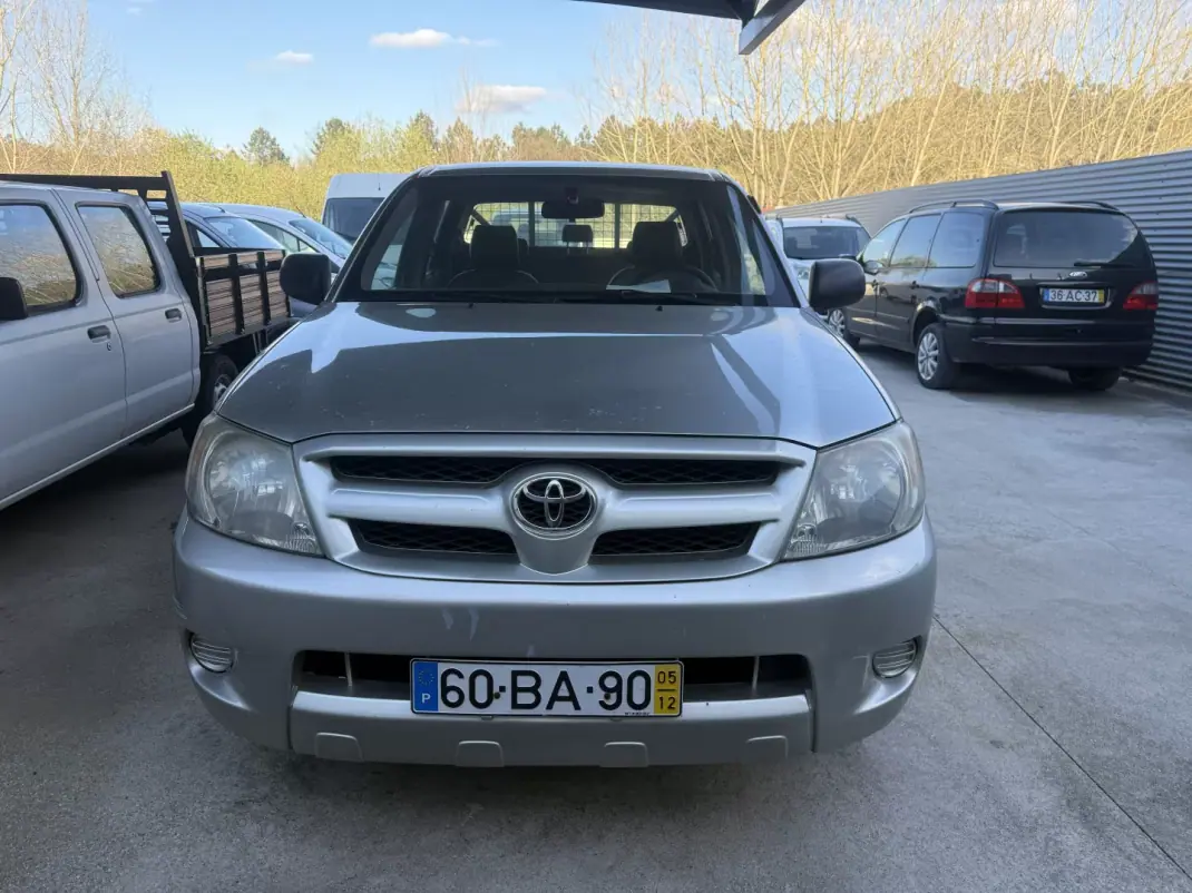 Toyota Hilux 2005 - 12500 EUR, 500000 km - 500000km - foto 2 de 7