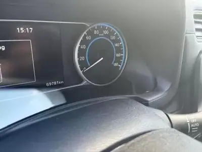Nissan Leaf 2018 - 13999 EUR, 69000 km - AUTO.MOTO.pt - 69000km - foto 9 de 30