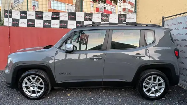 Jeep Renegade 2023 - 18900 EUR, 64000 km - AUTO.MOTO.pt - 64000km - foto 3 de 12