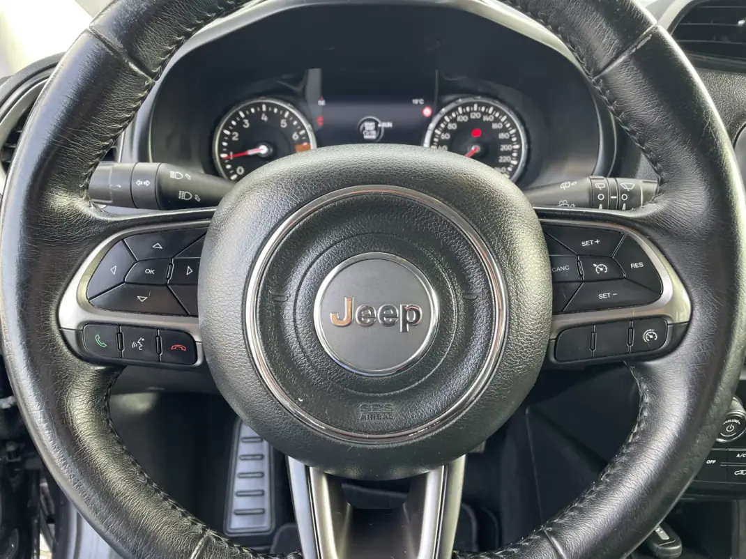 Jeep Renegade 2019 - 15500 EUR, 106977 km - AUTO.MOTO.pt - 106977km - foto 32 de 39