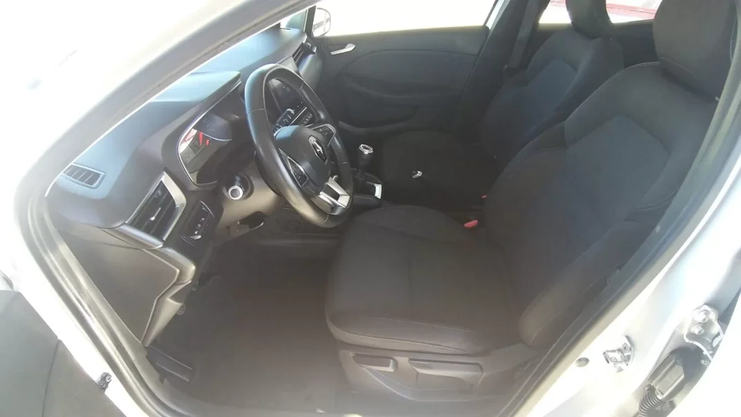 Renault Clio 2020 - 13690 EUR, 114437 km - AUTO.MOTO.pt - 114437km - foto 2 de 42