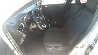 Renault Clio 2020 - 13690 EUR, 114437 km - AUTO.MOTO.pt - 114437km - foto 2 de 42