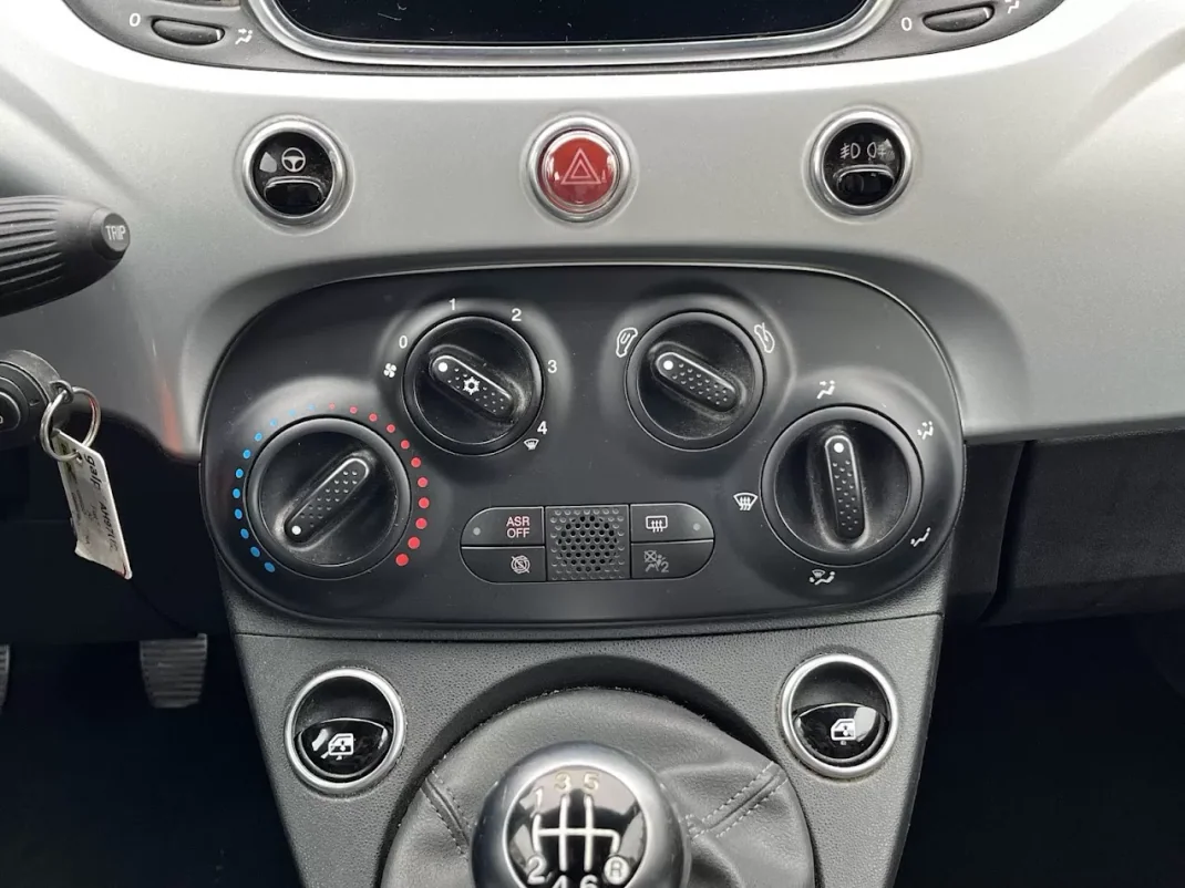 Fiat 500C 2021 - 11250 EUR, 111000 km - AUTO.MOTO.pt - 111000km - foto 18 de 36