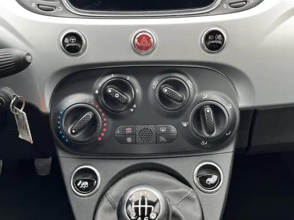 Fiat 500C 2021 - 11250 EUR, 111000 km - AUTO.MOTO.pt - 111000km - foto 18 de 36