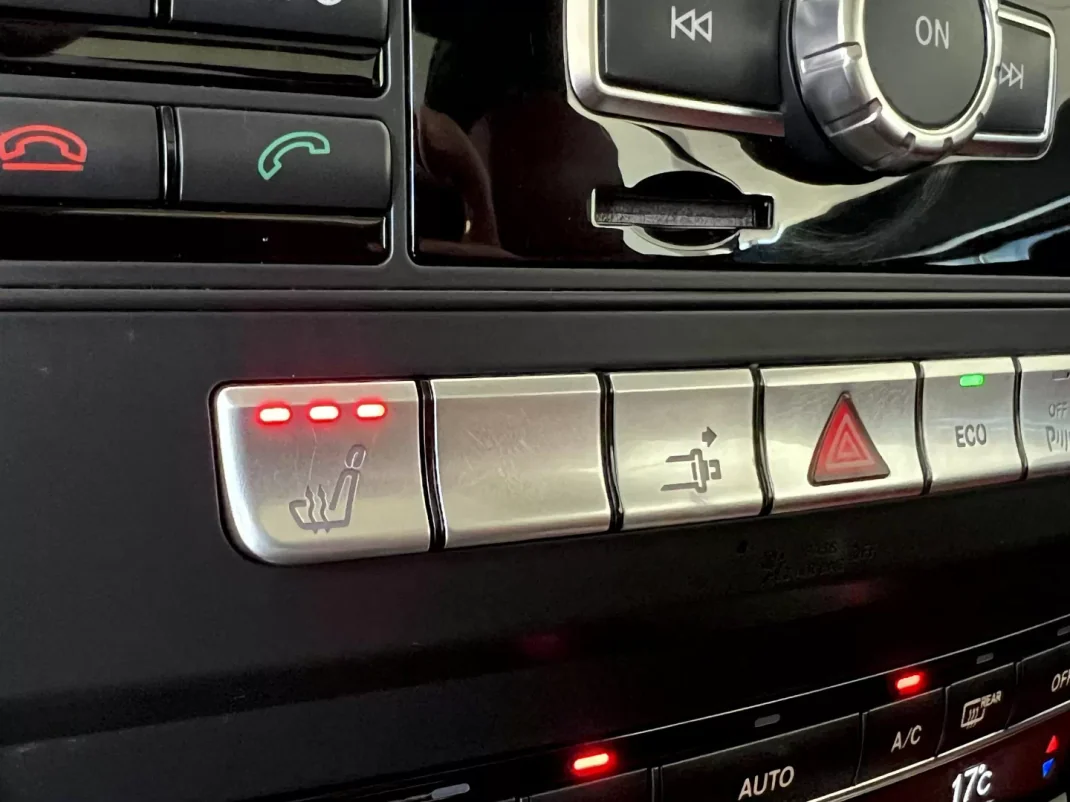 Mercedes-Benz E 220 2015 - 24999 EUR, 161900 km - AUTO.MOTO.pt - 161900km - foto 100 de 135