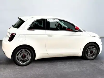 Fiat 500e 2022 - 14990 EUR, 10540 km - 10540km - foto 4 de 53