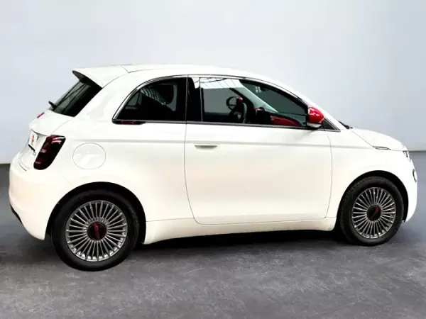 Fiat 500e 2022 - 14990 EUR, 10540 km - 10540km - foto 4 de 53