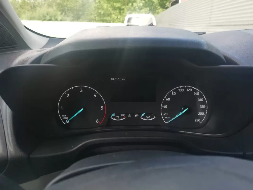 Ford TRANSIT 2.0 D 170 CV L4H4 2023 - 13500 EUR, 81737 km - AUTO.MOTO.pt - 81737km - foto 10 de 10