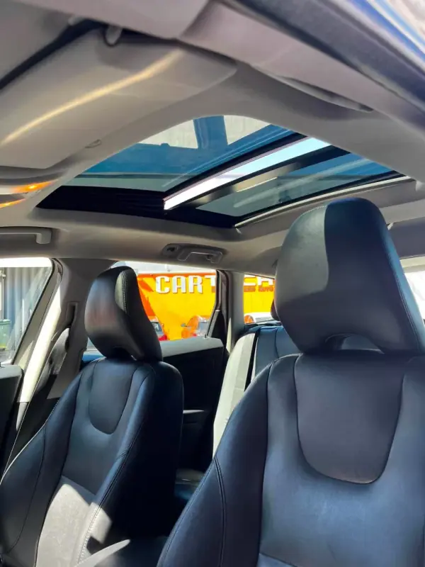 Volvo XC 60 2015 - 17900 EUR, 235971 km - 235971km - foto 7 de 23