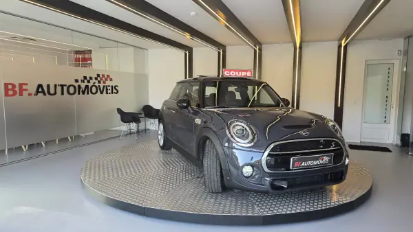 MINI Cooper 2019 - 25500 EUR, 96321 km - AUTO.MOTO.pt - 96321km - foto 9 de 53