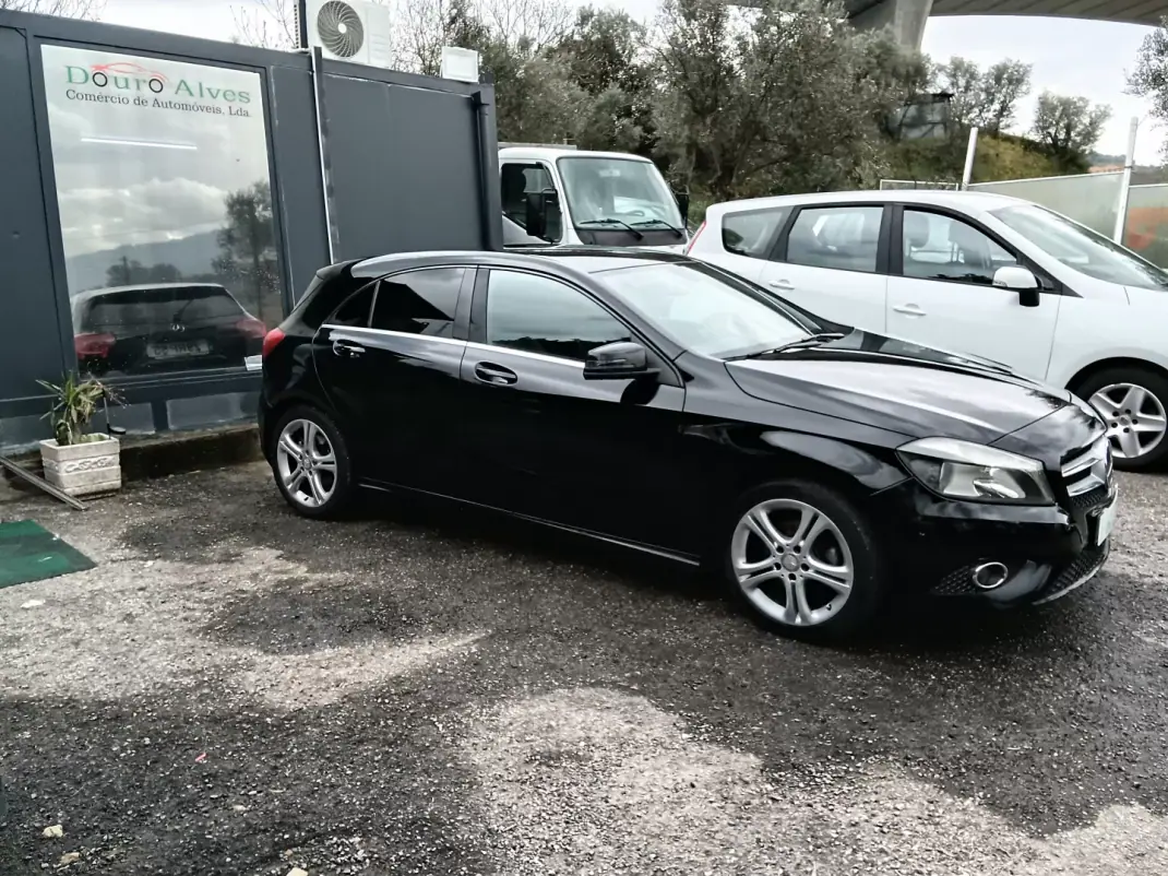 Mercedes-Benz A 180 2014 - 13800 EUR, 200783 km - AUTO.MOTO.pt - 200783km - foto 1 de 11